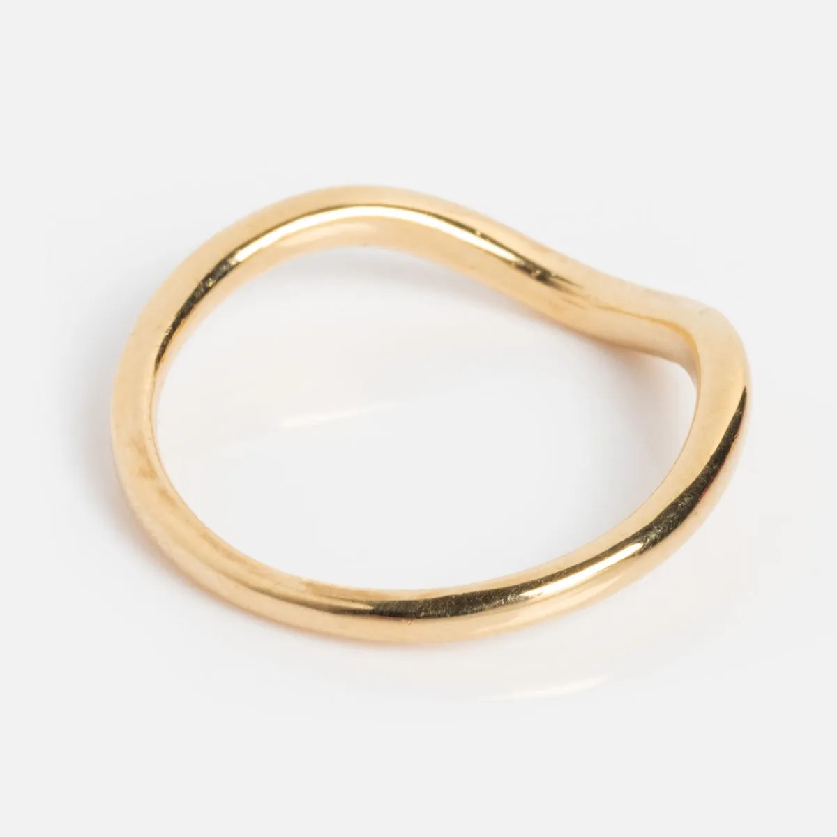 14k Low Tide Curved Band