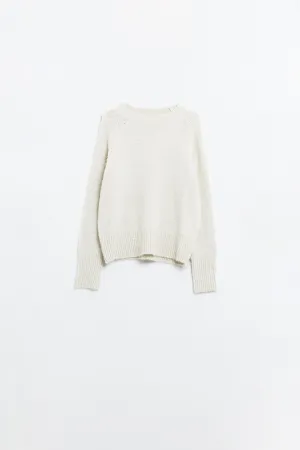 Basic Knited Crew Neck Sweater in cream color
