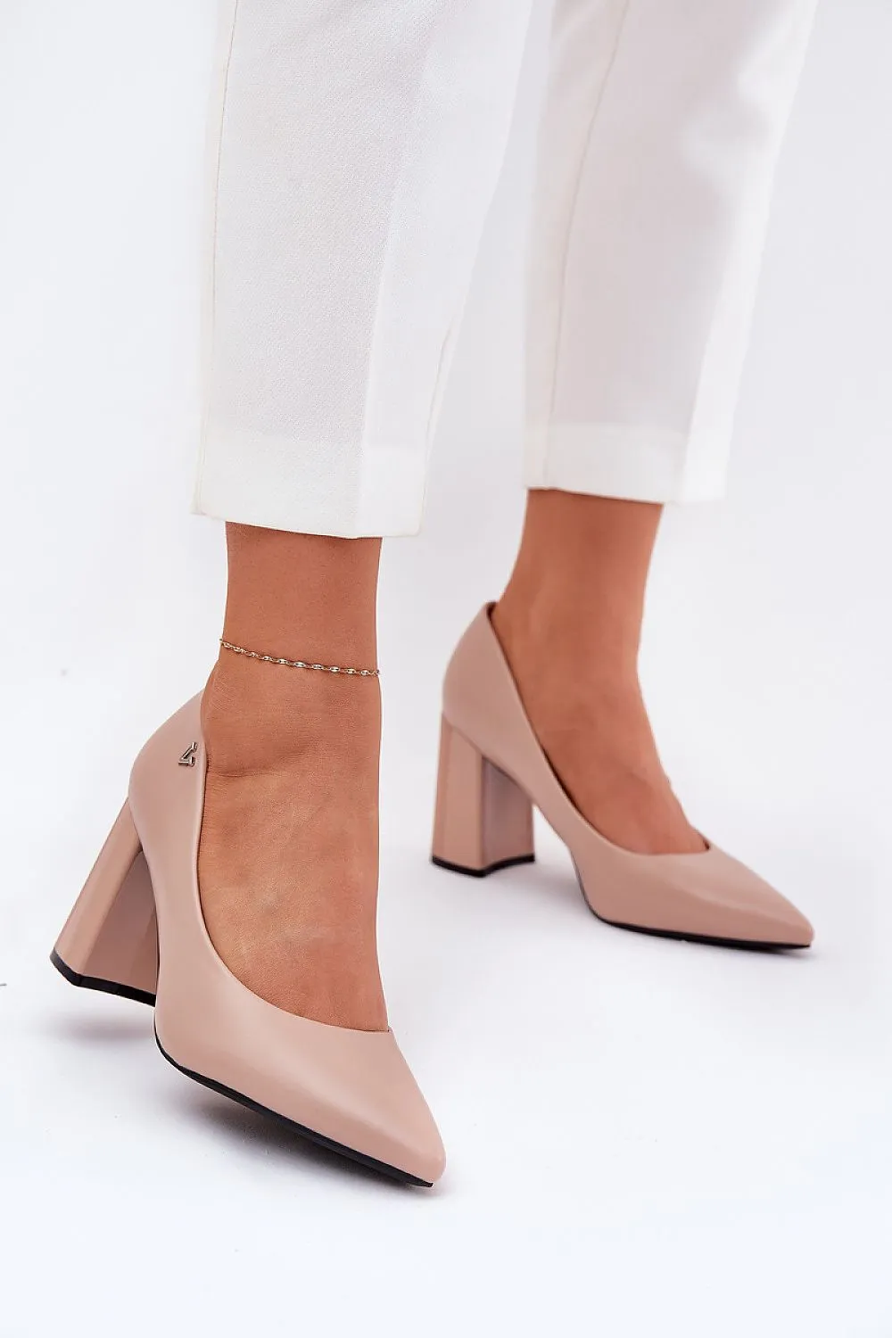 Block heel pumps