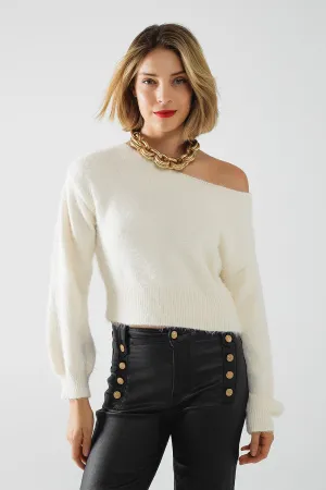 cropped fluffy sweater in cream fitted at the waist