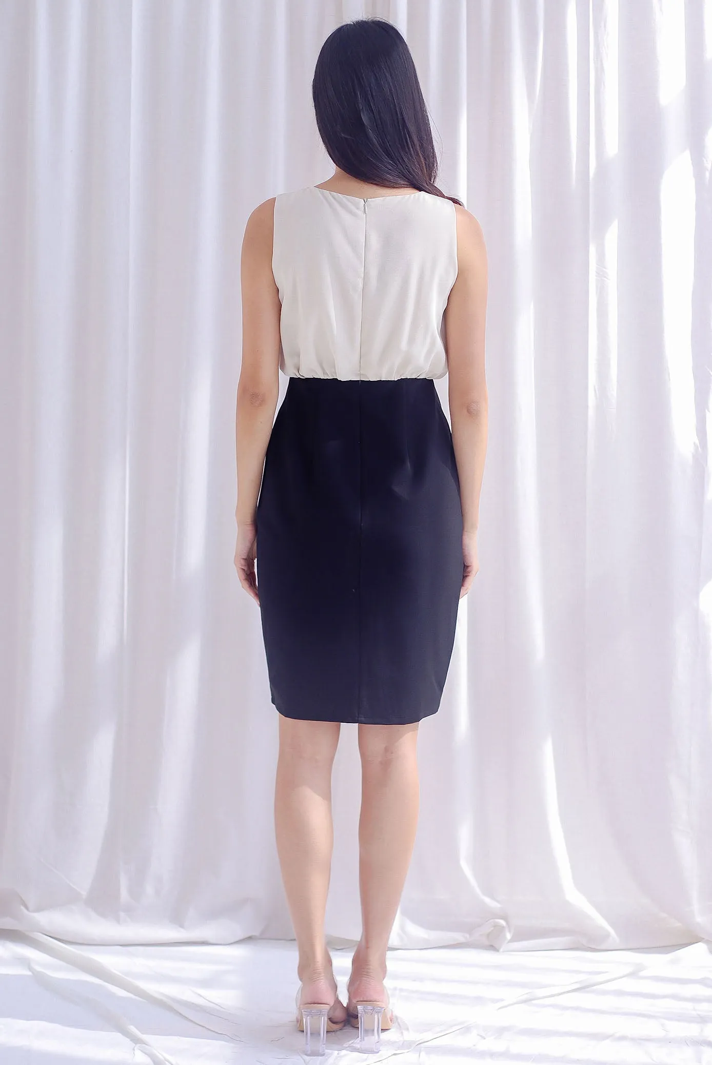 Dolores Ruched Colourblock Zip Slit Dress In Ecru/Black