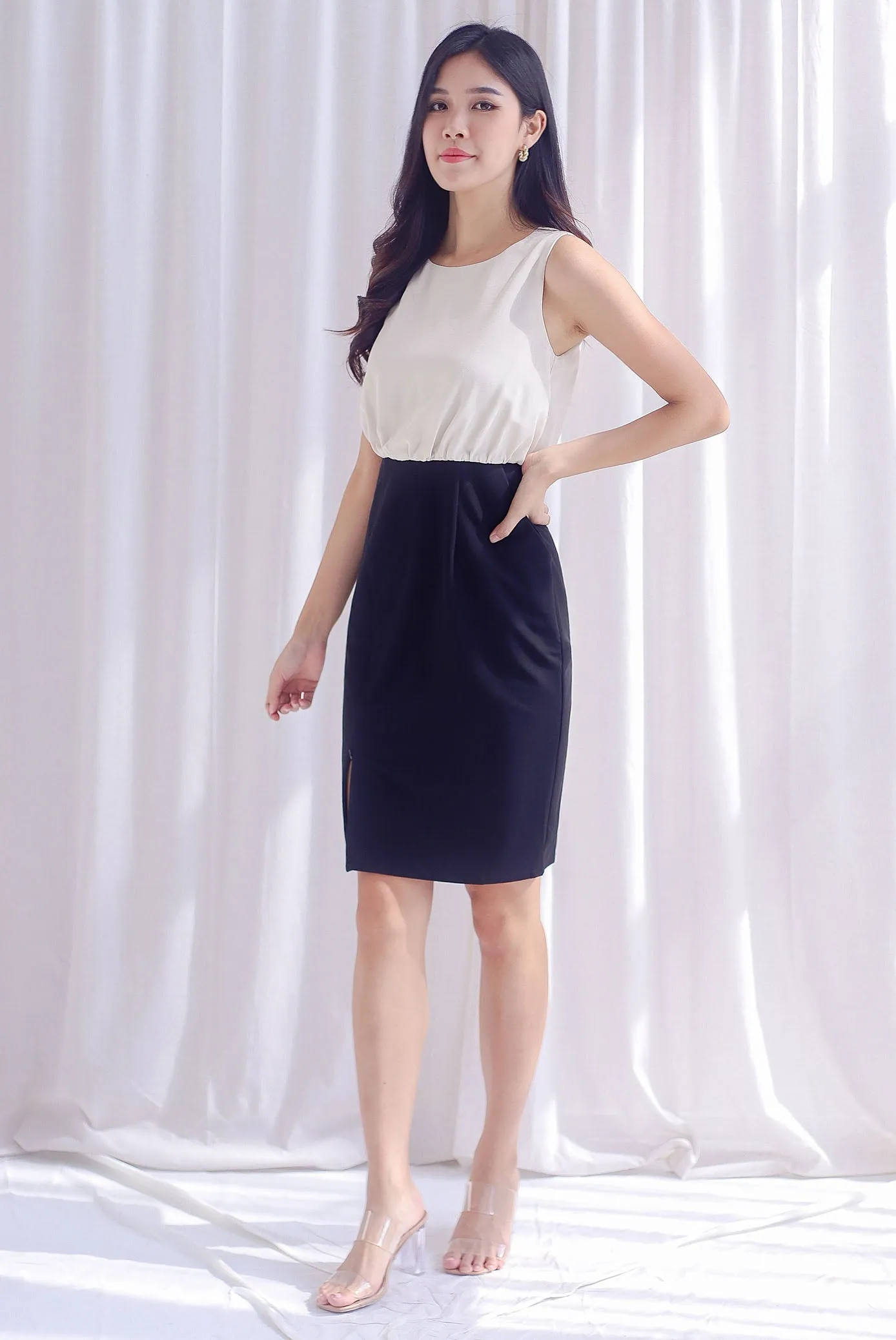 Dolores Ruched Colourblock Zip Slit Dress In Ecru/Black