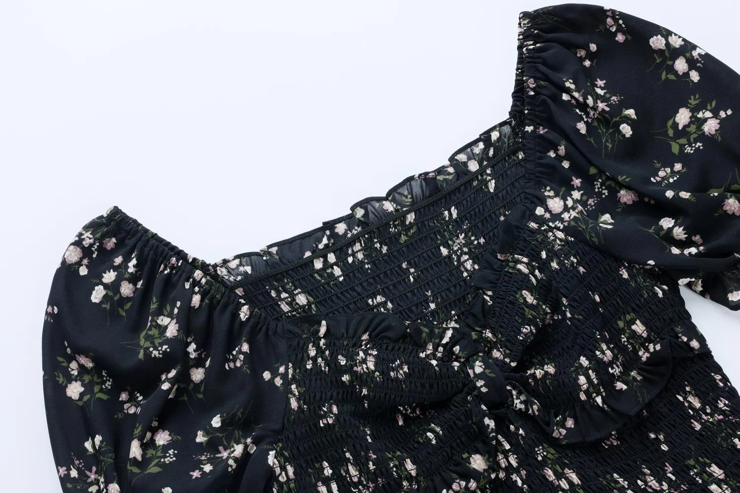 Dress with Ruched Sleeves and Adjustable Waist for a Flattering Fit