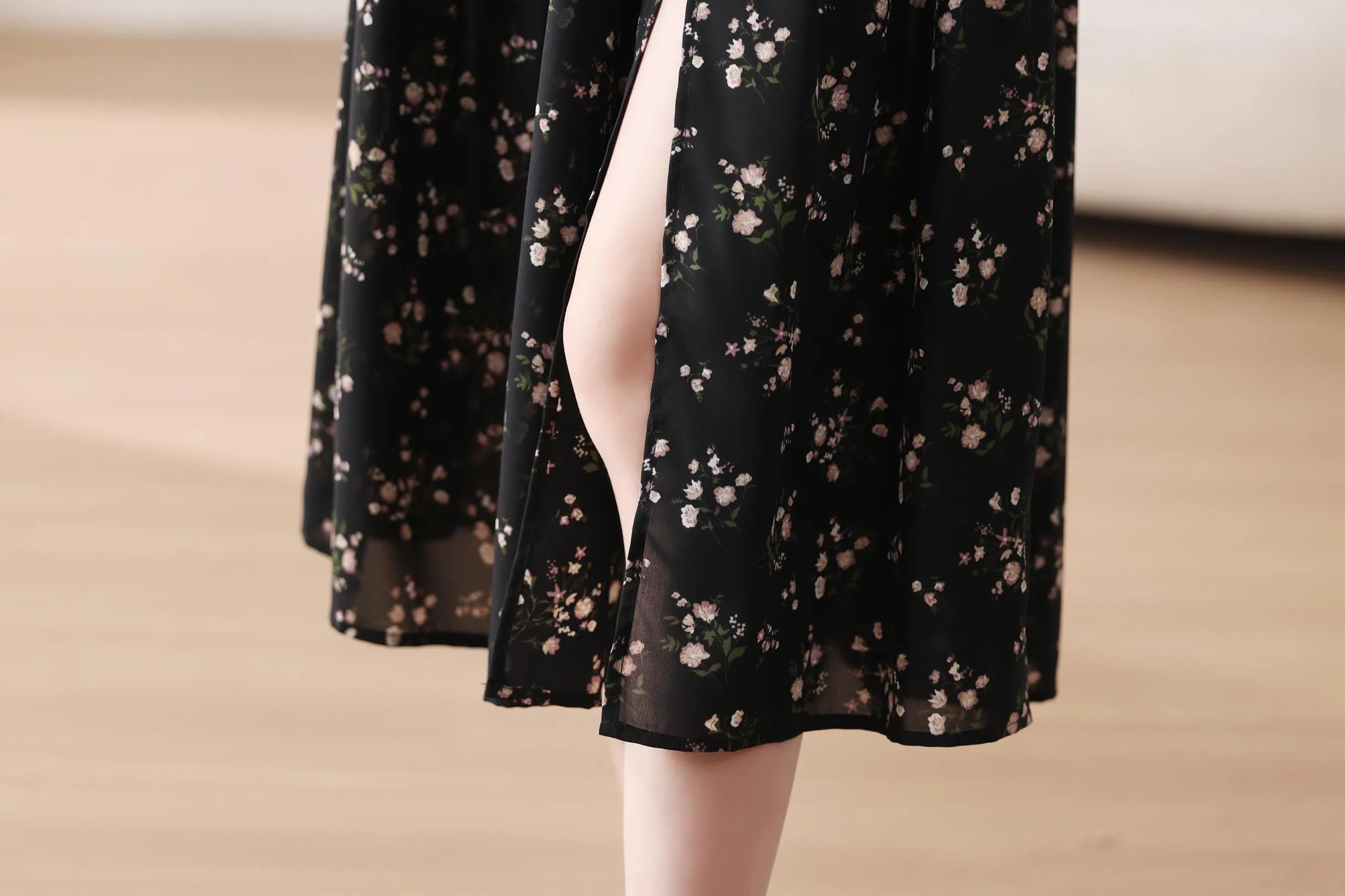 Dress with Ruched Sleeves and Adjustable Waist for a Flattering Fit