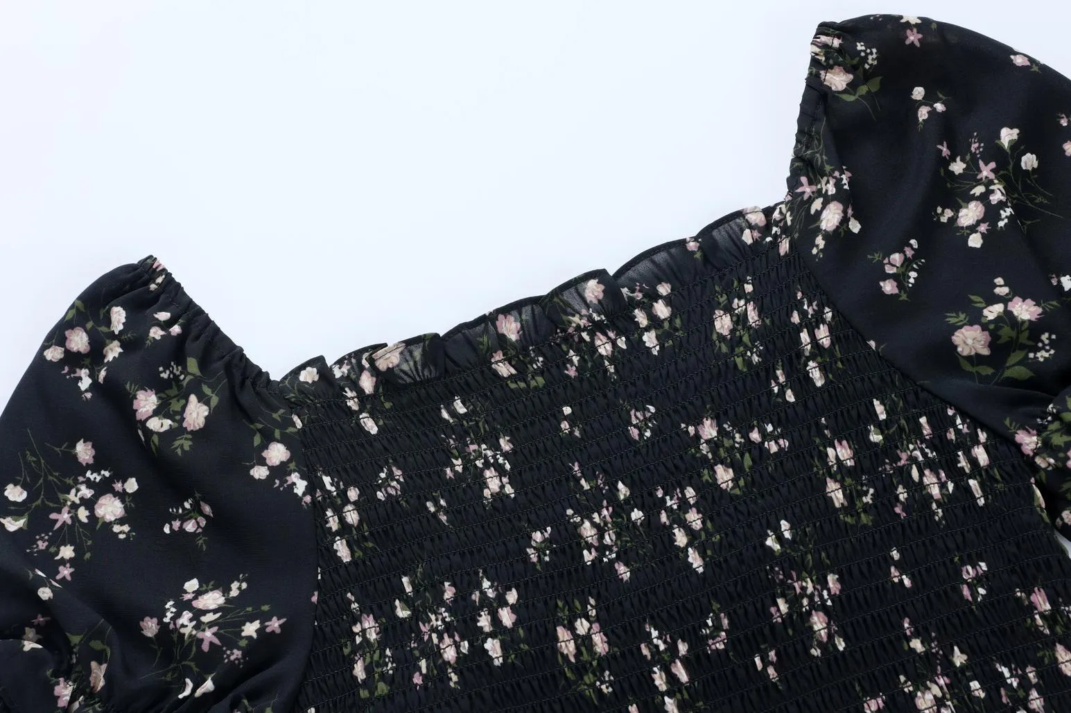 Dress with Ruched Sleeves and Adjustable Waist for a Flattering Fit