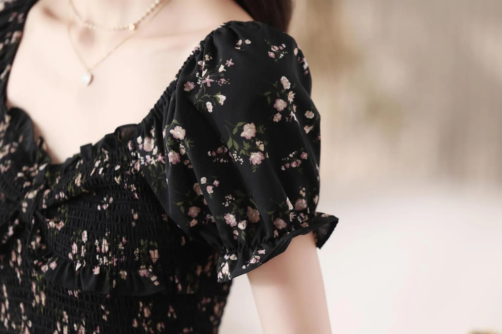 Dress with Ruched Sleeves and Adjustable Waist for a Flattering Fit