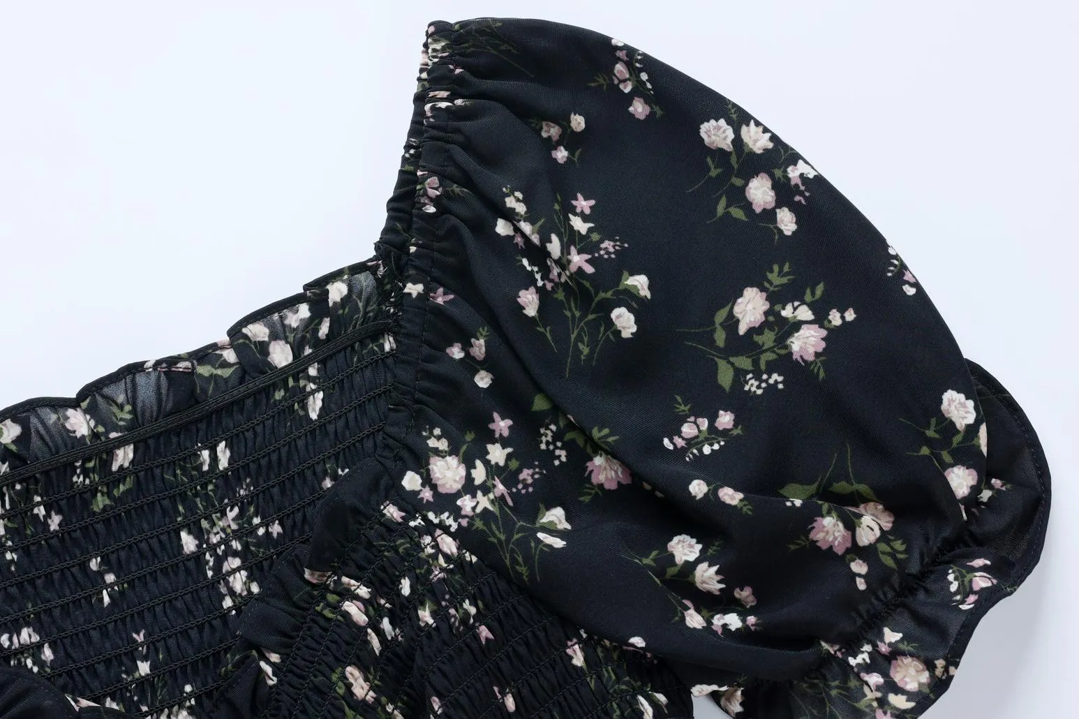 Dress with Ruched Sleeves and Adjustable Waist for a Flattering Fit
