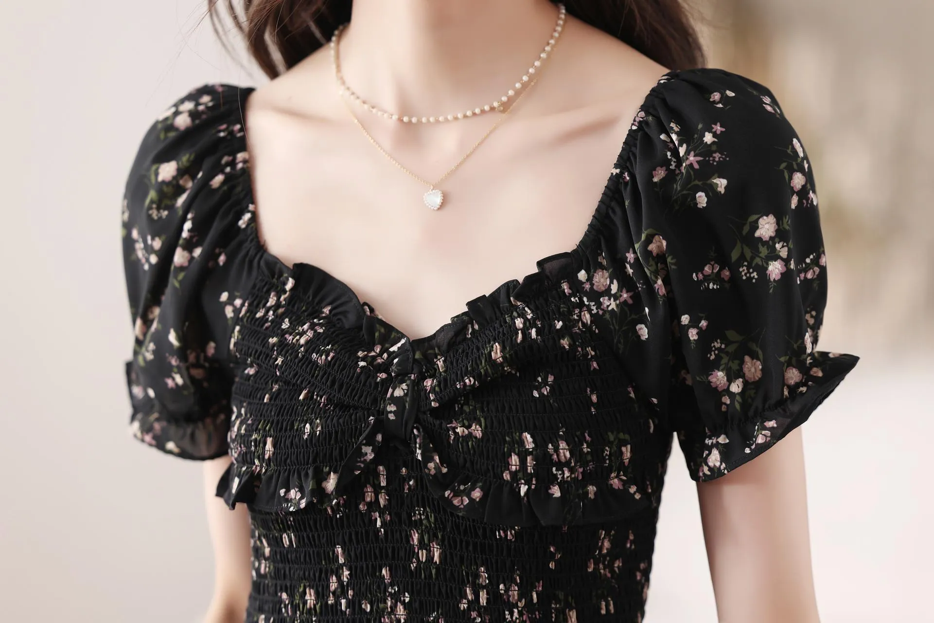 Dress with Ruched Sleeves and Adjustable Waist for a Flattering Fit