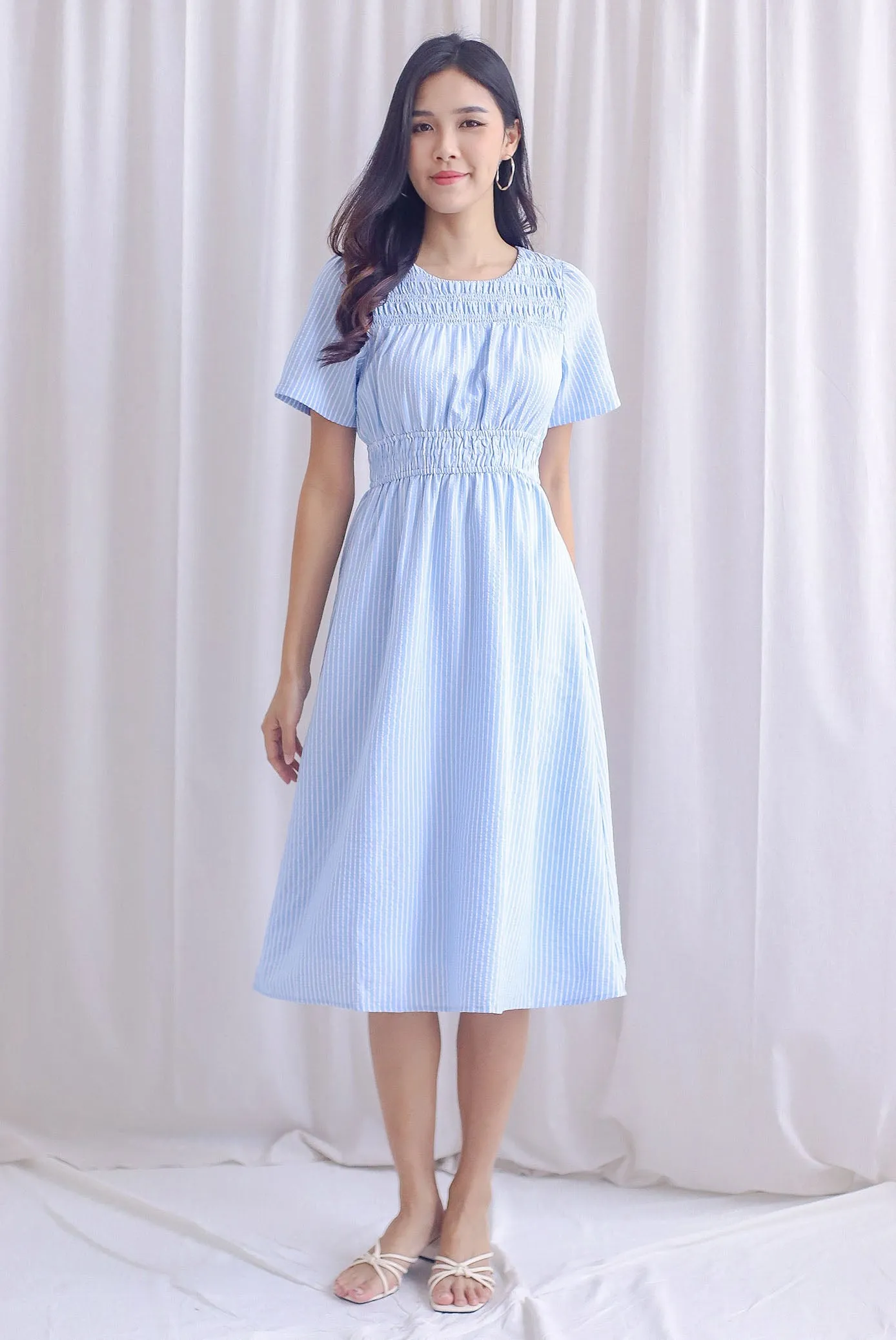 Elorie Flutter Sleeve Ruched Midi Dress In Blue Stripes