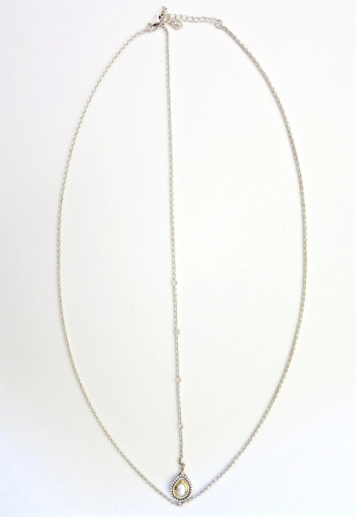 Head ornament with beautiful pearl detailing