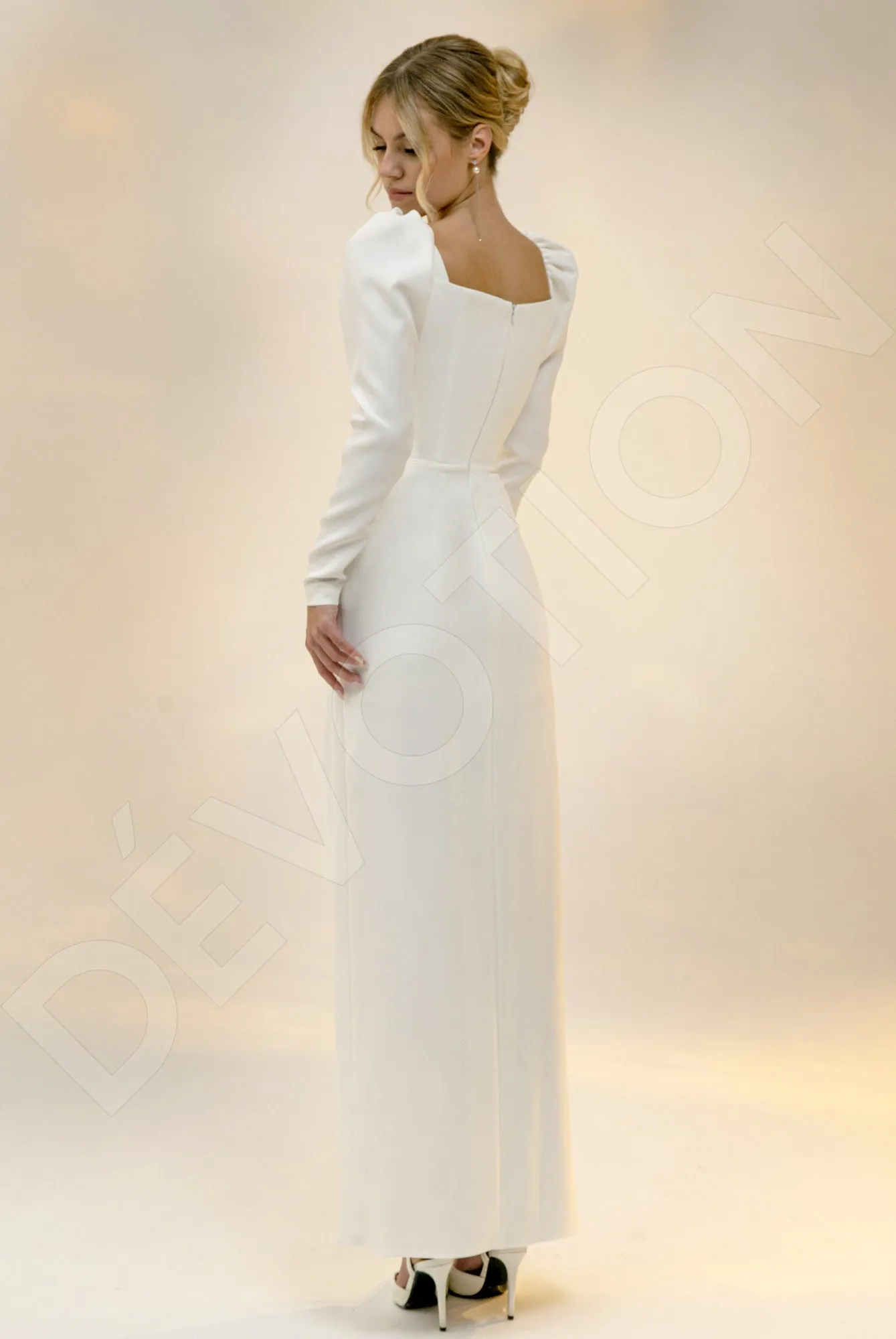 Lorana Sheath/Column Queen Anne Light Ivory Wedding dress