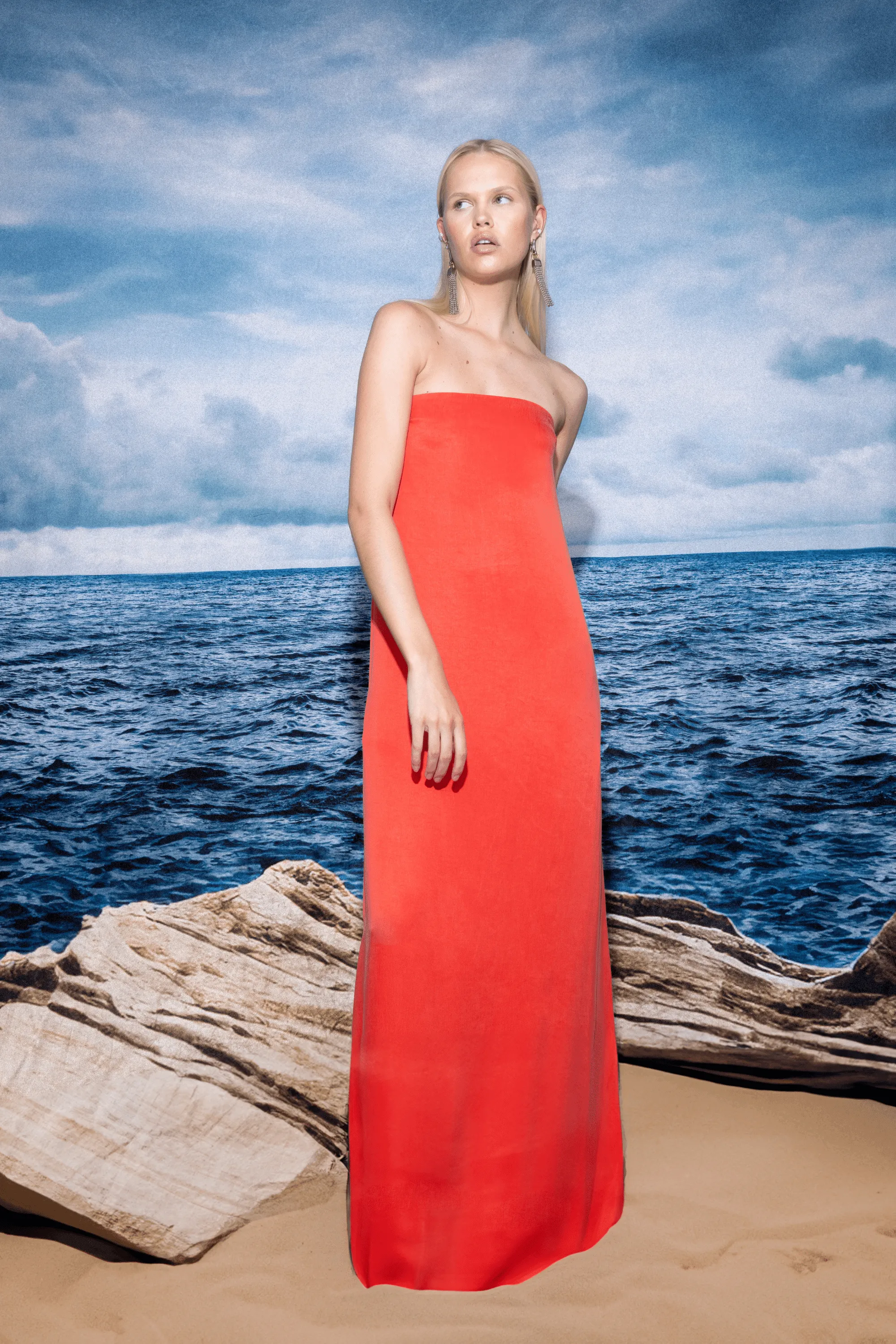 VOYAGE STRAPLESS MAXI | CRIMSON