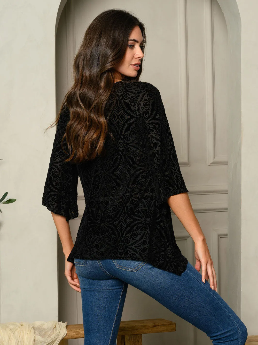 WOMEN'S 3/4 BELL SLEEVE SUEDE DEDTAILED TOP