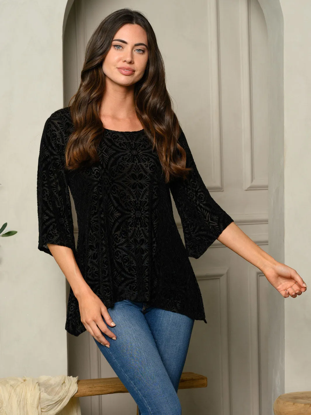 WOMEN'S 3/4 BELL SLEEVE SUEDE DEDTAILED TOP