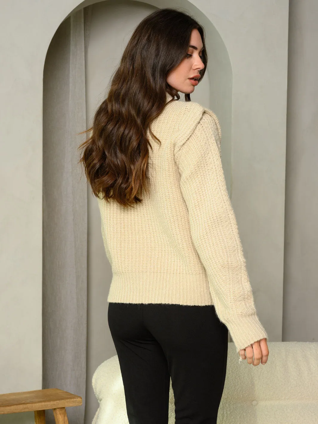 WOMEN'S LONG SLEEVE SHOULDER DETAILED SWEATER