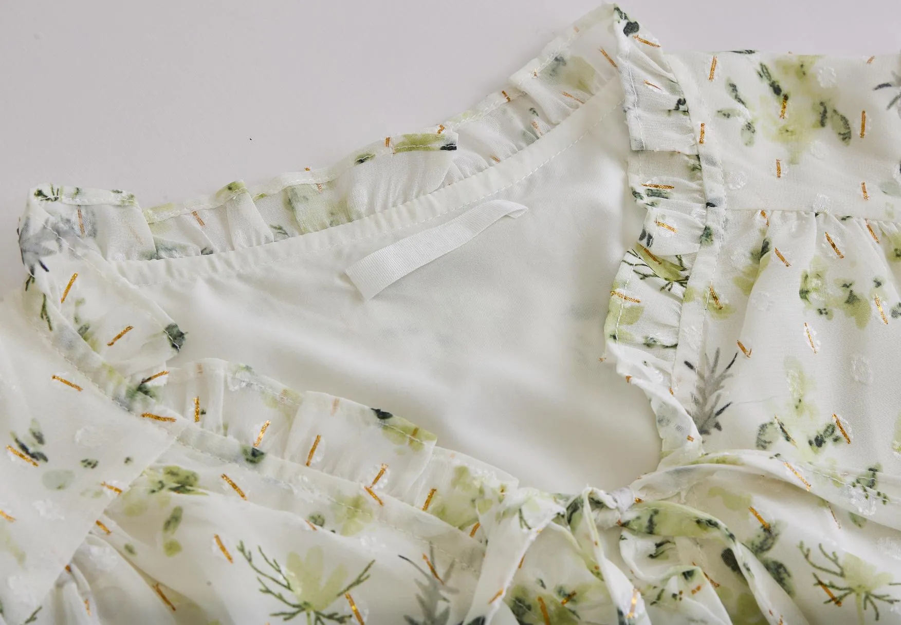 Women's Ruched Dress with Stunning Floral Print and Ruffle Accents