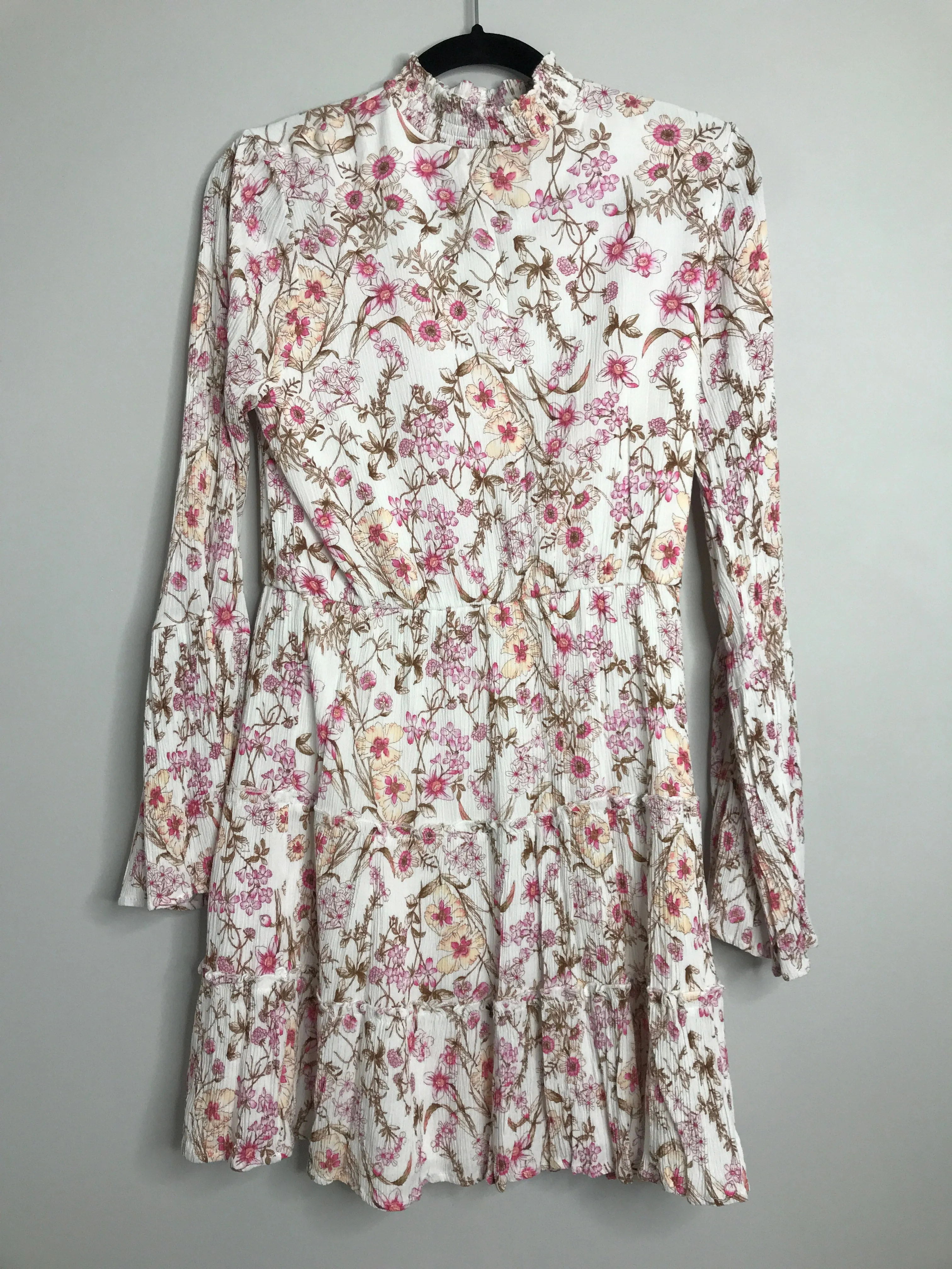 Womens Size Med Misses White Altar'd State Dress
